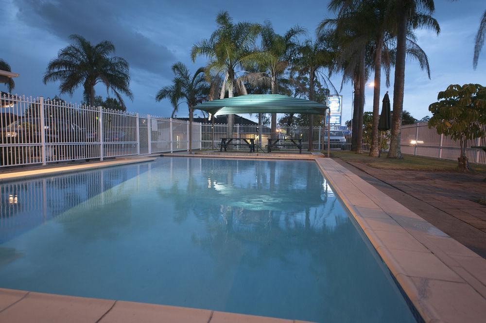 Colonial Terrace Motor Inn Raymond Terrace Exterior foto